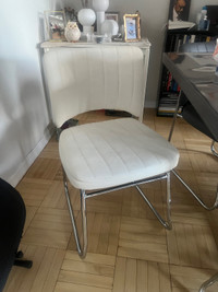 6 chairs in very good condition no problems