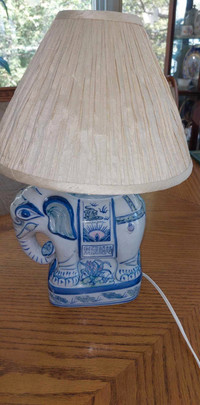 Beautiful vintage porcelain 10" lamp in shape of Elephant