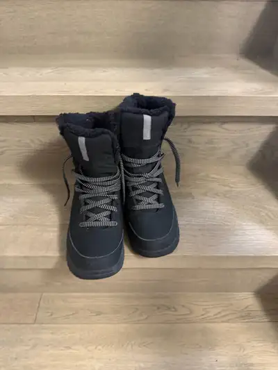 Men’s winter boots sz 8. New, View more