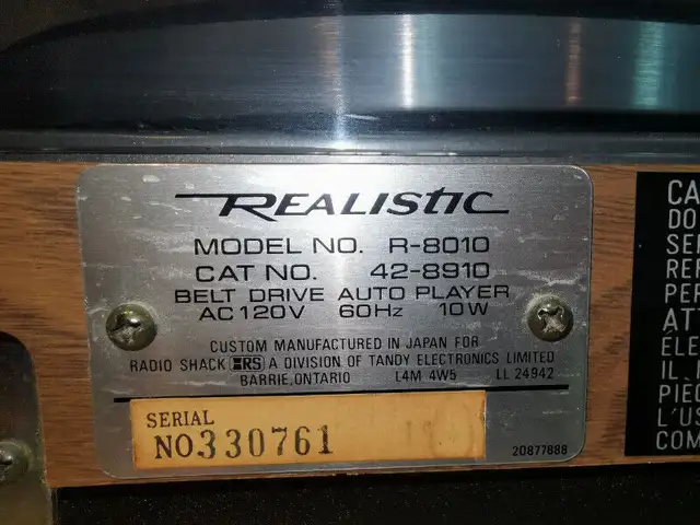 Vintage Realistic Turntable Model R-8010 in Stereo Systems & Home Theatre in Mississauga / Peel Region - Image 7