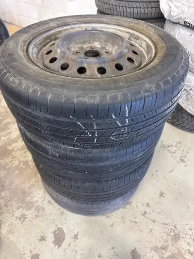Nissan Sentra all season Michelin tires Complete set Lots of tread on tires All season $280 for the...