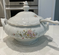 SOUP TUREEN – Vintage CROWN REGENT Fine China