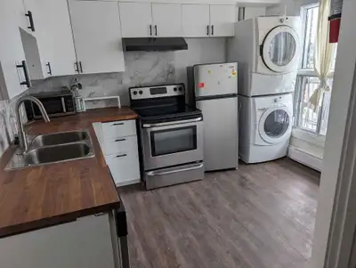 Vous cherchez un logement clé en main ? Voici un magnifique 3 ½ situé au 2ᵉ étage dans un immeuble p...