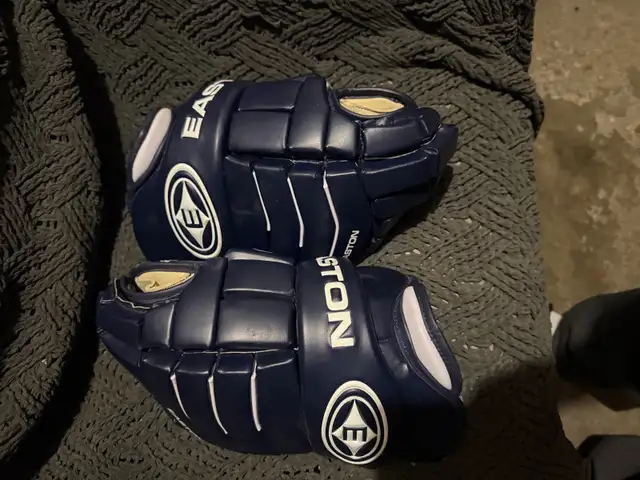 Easton synergy gloves