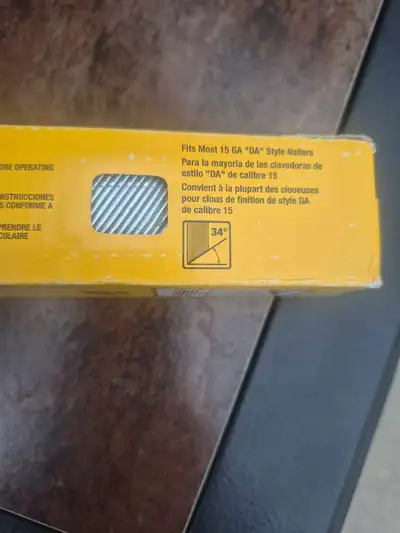 DeWALT 15 Gauge 34° Angled Finish Nails 1-1/2" (2,500 Pack), View more