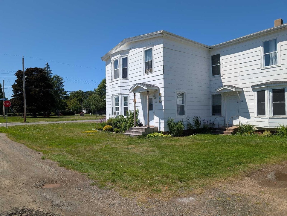 Bachelor apartment for rent 1