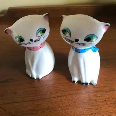 1958 Holt Howard Cozy Kitten Siamese Cat Salt & Pepper Shakers, View more