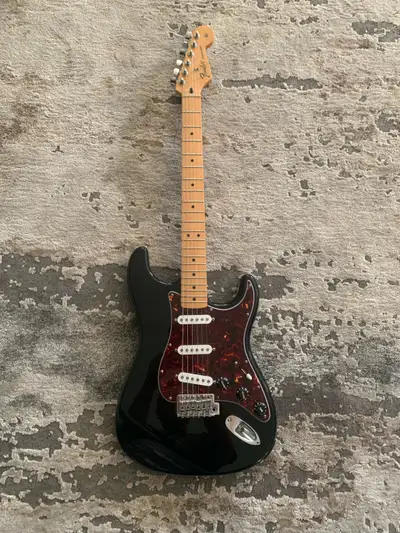Fender MIM Stratocaster , View more