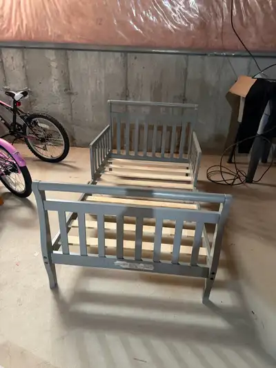Toddler bed: pick up Stouffville, View more