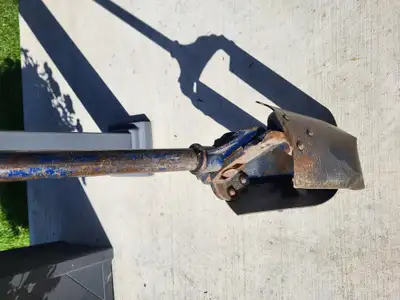 Adjustable auger in very good shape! $70 can deliver Thursday am call or text@ 306 370-5099.