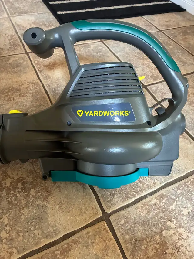 Yardworks Electric leaf blower in Lawnmowers & Leaf Blowers in Kitchener / Waterloo - Image 2