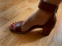 NEW FRYE Company leather sandals size 6.5 $100