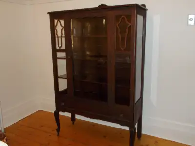 Vaisselier antique, View more