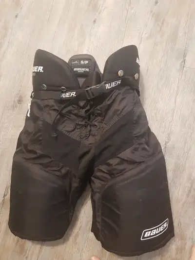 Bauer hockey pants Men's small, View more