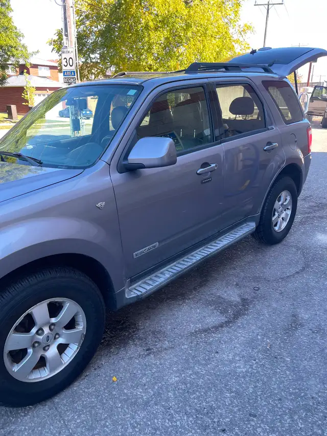 Ford Escape596423571953438721