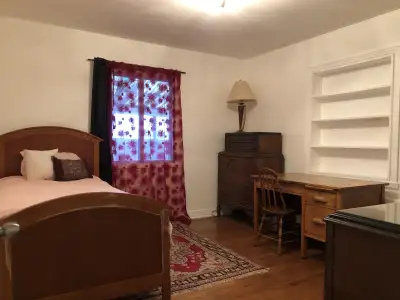 Bonjour, Nous sommes à la recherche d'une étudiante ou stagiaire. Plusieurs campus sont proche comme...