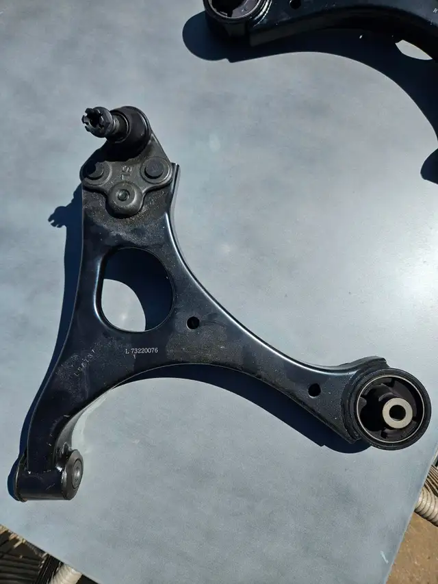 Table de suspension pour Honda civic 2010 in Other Parts & Accessories in Longueuil / South Shore - Image 3