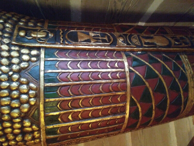 Sarcophage décoratif avec rangement dans Décoration intérieure et accessoires  à Laurentides - Image 3