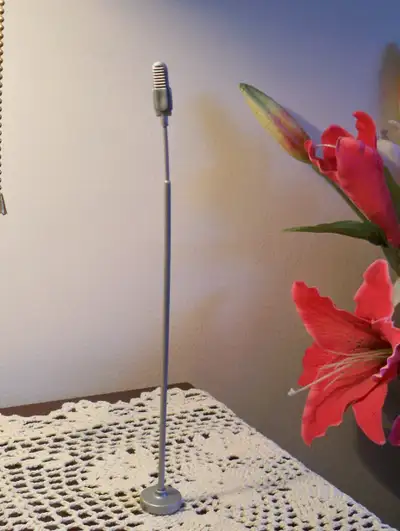 35th Ann. Barbie Solo in the Spot Light MICROPHONE (Mattel 1994), View more