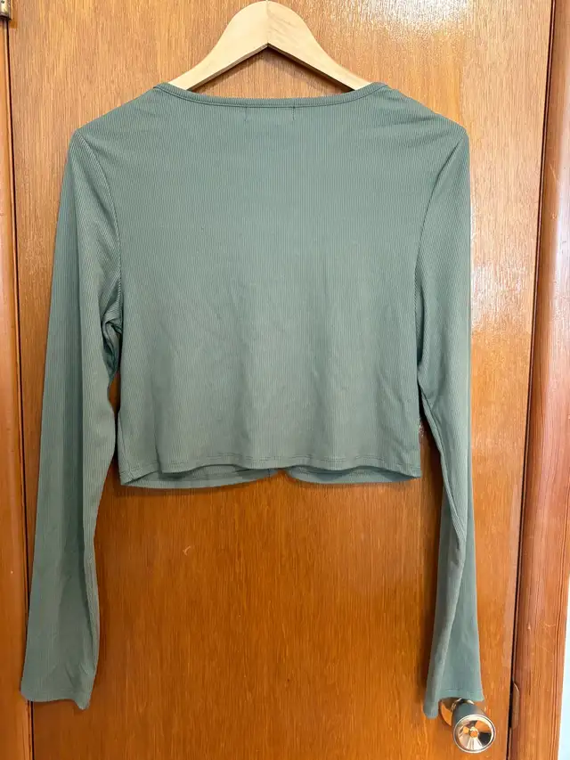 Women’s Top in Women's - Tops & Outerwear in Winnipeg - Image 5