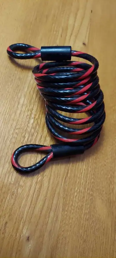 [Mk-kj-a00-m70] NEUF Câble de rappel chaîne antivol. Longueur 1 m. Noir et rouge. À Brossard. Compta...