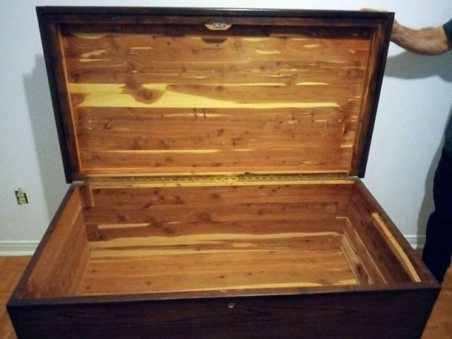 Beautiful Solid Cedar Chest made in the 1970s in Dressers & Wardrobes in Barrie - Image 3