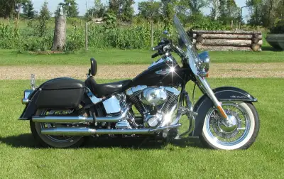2005 Harley Davidson Deluxe 56,279KM Heated hand grips New rear tire & battery in May 2017 $9000 cas...