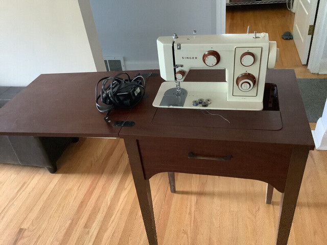 Singer sewing machine - model 5107 in Hobbies & Crafts in St. Catharines