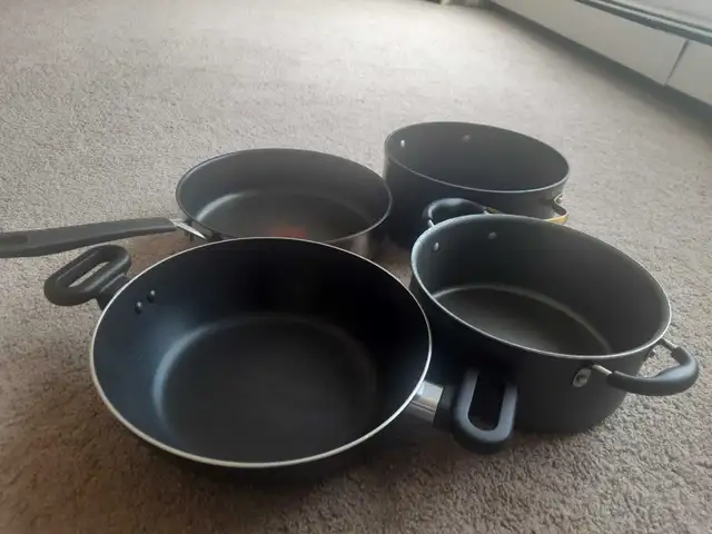  Cookware Set482653599915714561