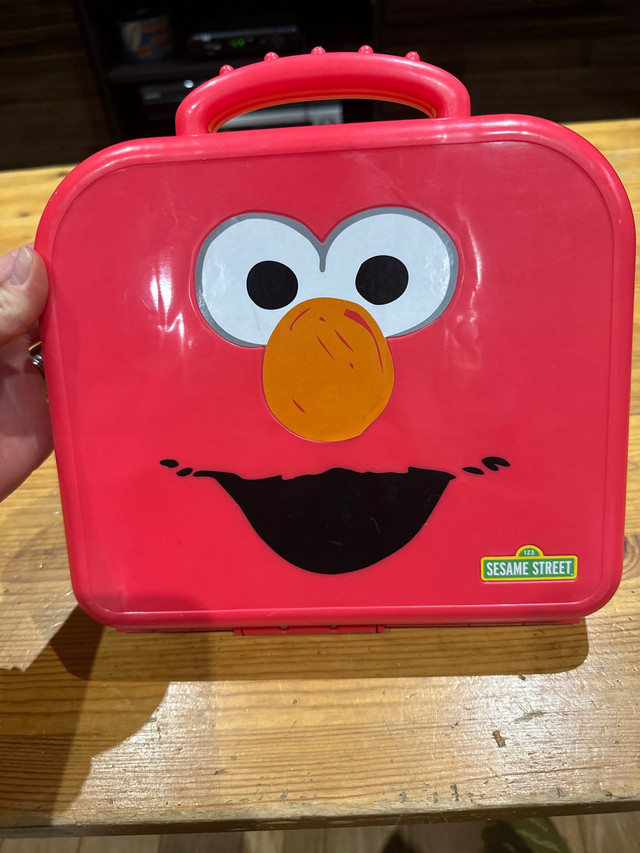 Sesame Street Elmo Letter Suitcase in Toys & Games in Oakville / Halton Region