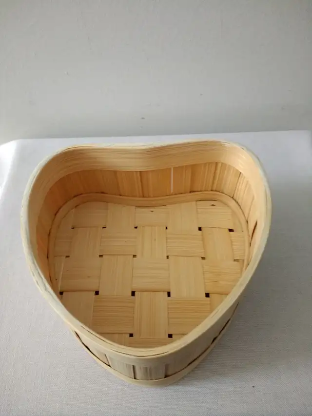 Heart Shaped Baskets (2)569698249857443841