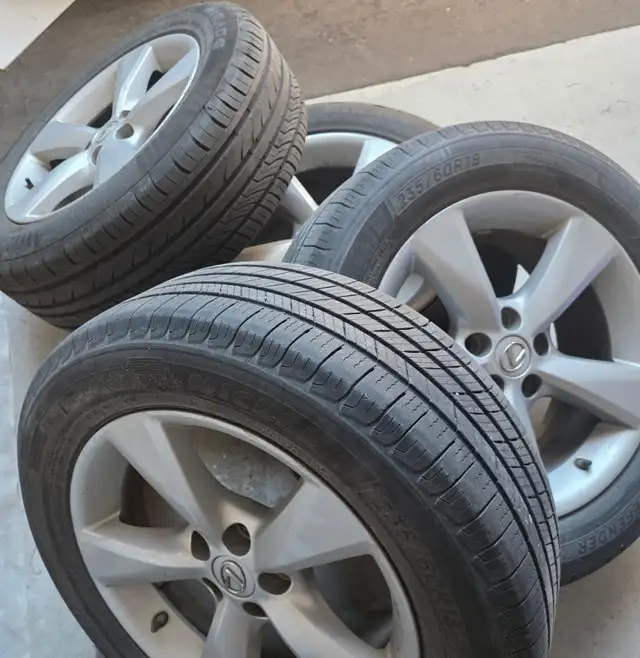 2010-2025 Lexus  RX 350  Rim & Tire - 235/60R18 in Tires & Rims in Oshawa / Durham Region - Image 11
