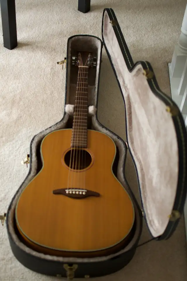 Ibanez R300 Acoustic Guitar in Guitars in Peterborough - Image 4