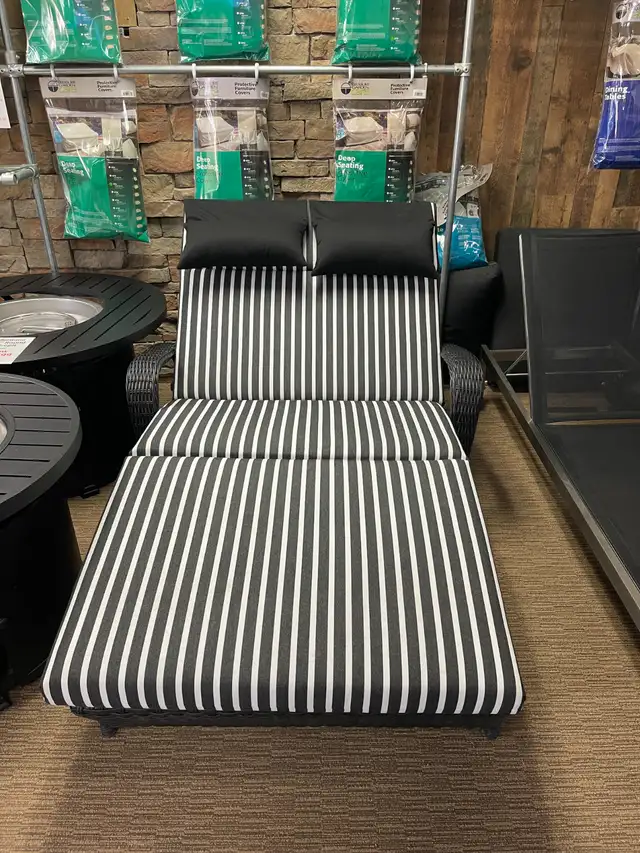 Outdoor Patio Furniture Resin Wicker XL Chaise Lounge in Patio & Garden Furniture in Oakville / Halton Region - Image 3