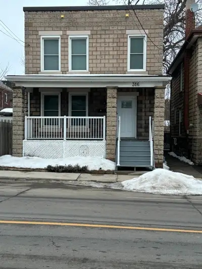 OPEN HOUSE SUNDAY MARCH 1ST 2-4 PM. freshly painted 2 bedrm, main floor apt. coin operated laundry f...