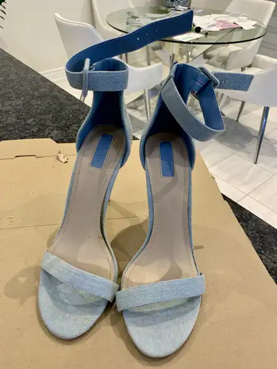 Heels (8.5), View more