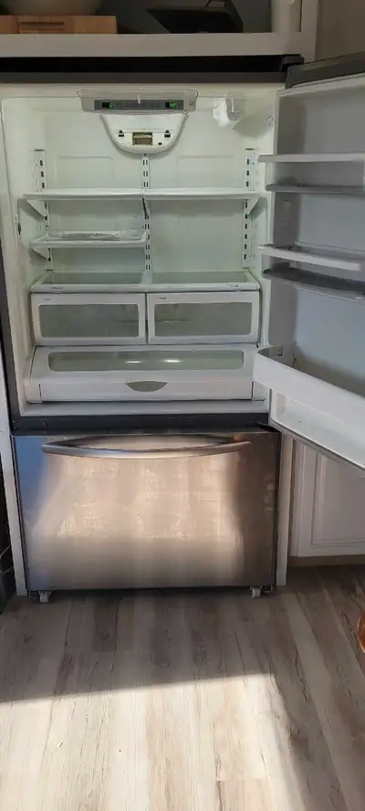 Have a kitchenaid fridge (KBRS20EVMSS) with a broken condenser. Willing to sell entire fridge or pie...