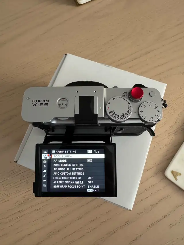 Fujifilm XE-5 (Silver)  in Cameras & Camcorders in Calgary - Image 5