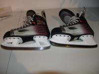 Superbe patin de hockey Bauer Vapor I