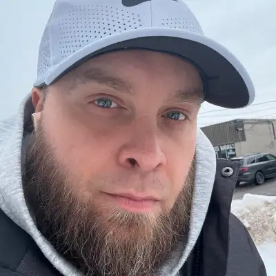 single full time dad looking for f parents / friends , View more