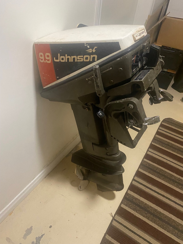 Johnson 9.9 Outboard  in Fishing, Camping & Outdoors in Ottawa - Image 3