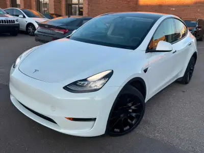 *LONG RANGE* *ALL WHEEL DRIVE* *LEATHER SEATS* * *LOADED* *CERTIFIED* * *BLUETOOTH* *BACKUP CAMERA*...
