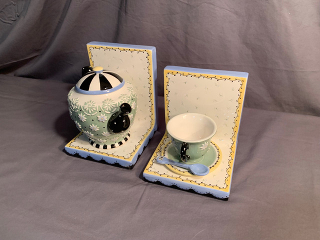 Teapot and Cup Bookends  in Home Décor & Accents in Winnipeg - Image 2