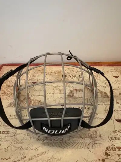 Bauer Profile II Hockey Facemask/Cage (Like New), View more