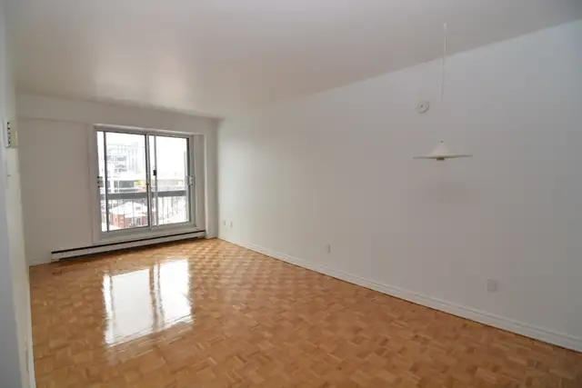 4½  Tout inclus  Juin / Juillet  Ideal pour retraité