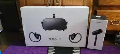 Complete in box Oculus Rift and additional sensor