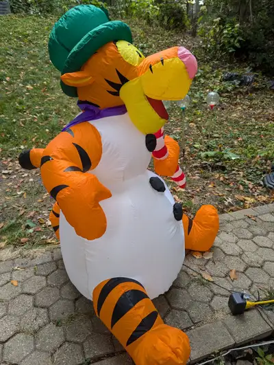 Outdoor Decoratoin. 4FT Christmas Inflatable with Candy Airblown-Tigger with Christmas Holiday/Chris...