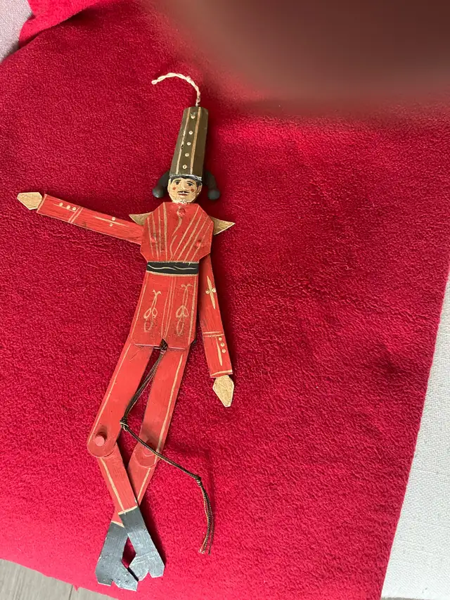 Vintage Tin/Wood Marionette Puppet in Arts & Collectibles in Oakville / Halton Region - Image 3