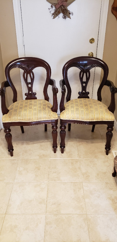 Mahogany Accent Chairs in Chairs & Recliners in Moncton