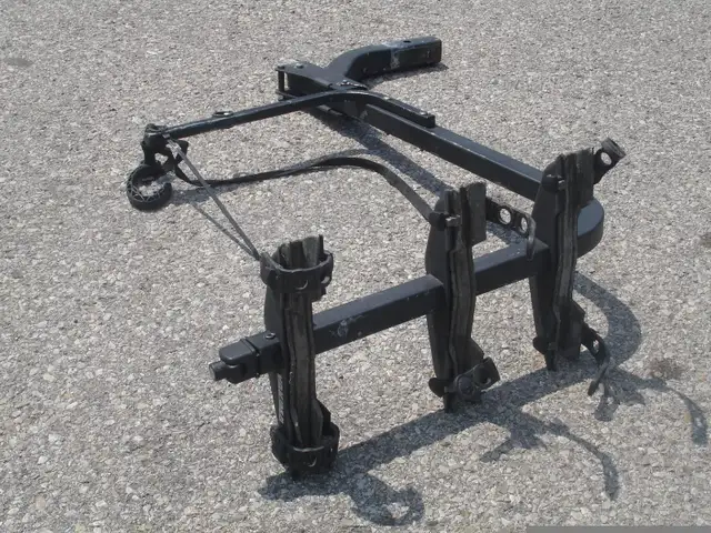 YAKIMA 3 BIKE RACK CARRIER 1" INSERT SELLING IT $75.00 CASH! in Other in Mississauga / Peel Region - Image 4